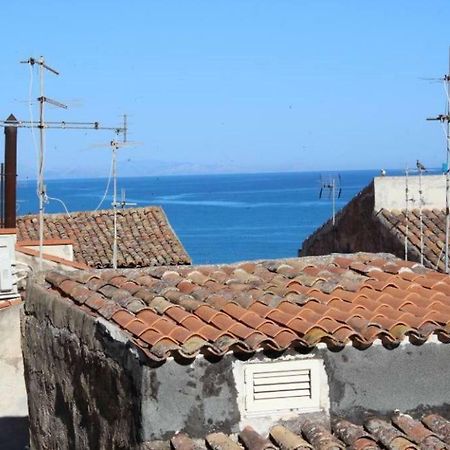 Casa Soraya, Dimora Tipica A 2 Passi Dal Duomo. Lägenhet Cefalù Exteriör bild