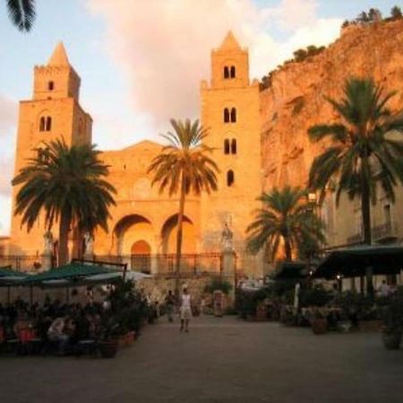 Casa Soraya, Dimora Tipica A 2 Passi Dal Duomo. Lägenhet Cefalù Exteriör bild
