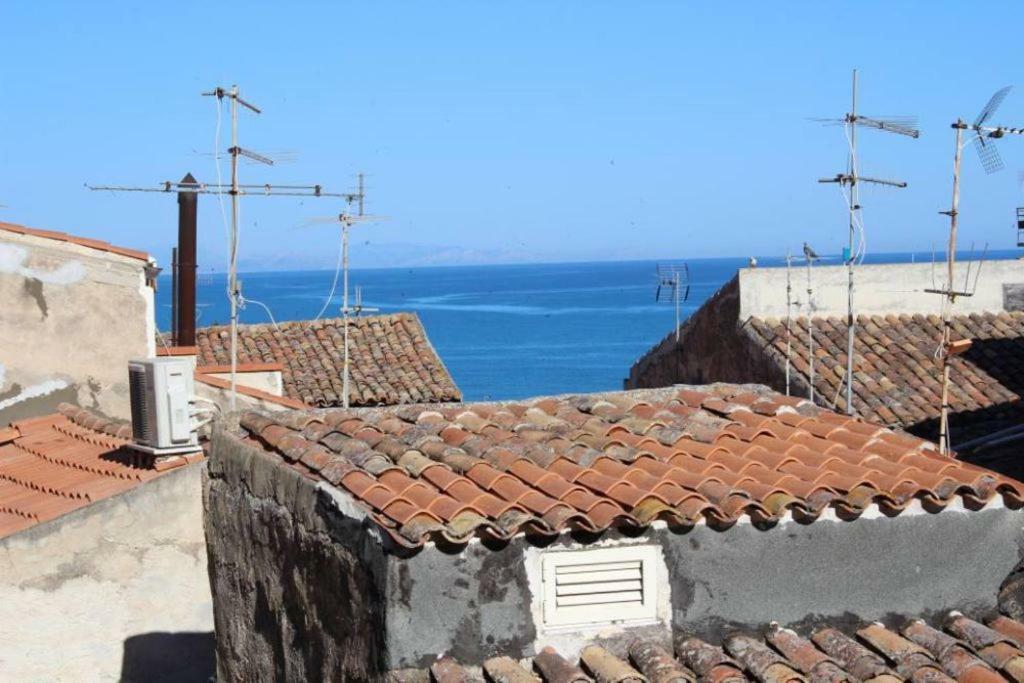 Casa Soraya, Dimora Tipica A 2 Passi Dal Duomo. Lägenhet Cefalù Exteriör bild
